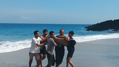 Baru Turun Mandi, Seorang Pelajar Tewas Terseret Ombak Di Pantai Setanggi