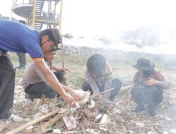 Polresta Mataram Gelar Aksi Gotong Royong Bersihkan Pantai