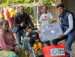 Peduli, Komunitas Romli Berikan Paket Bantaun Puluhan Anak Alami Stunting