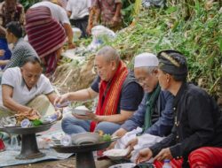 HBK Hadiri Ritual Adat Selamatan Mata Air Tibu Bunter Desa Jurit Baru