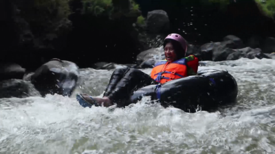 keseruan Arung Jeram Memacu Adrenalin di Lombok