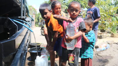 Ratusna Warga di Dusun Montang Batu Mekar Kesulitan Dapatkan Air Bersih