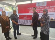 Rachmat Hidayat Serahkan Aspirasi Bantuan Sosial Kemensos RI di Lombok Timur Senilai Rp318, 201 Miliar