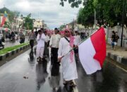 Peringati Hari Guru, Ratusan Warga Desa Kediri Gelar Girab dan Festival Kota Santri