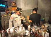Razia Cegah Kriminalitas, Tim Gabungan Amankan Puluhan Botol Miras