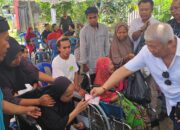 Jelang Tutup Tahun, Rachmat Hidayat bagikan puluhan Kursi Roda untuk Orang Tua Jompo di Lombok Tengah