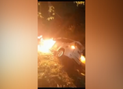 Tabrak Pengendara Hingga Tewas, Mobil Mewah Dibakar Warga