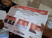 KPUD Mataram Temukan Ribuan Surat Suara Rusak Saat Penyortiran