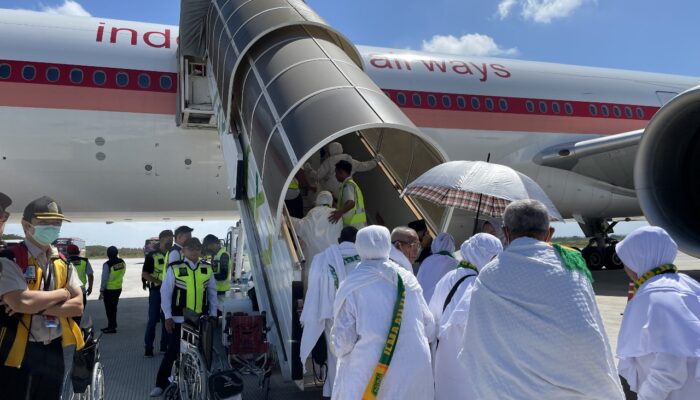 Ribuan Calon Jemaah Haji NTB Terbang dari Bandara Lombok Menuju Tanah Suci