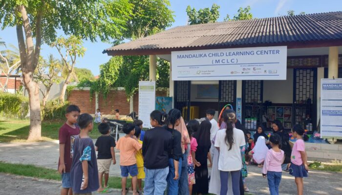Mandalika Child Learning Center Kembali Dibuka, Berikan Peluang Pendidikan Bagi Anak-Anak Pedagang Asongan