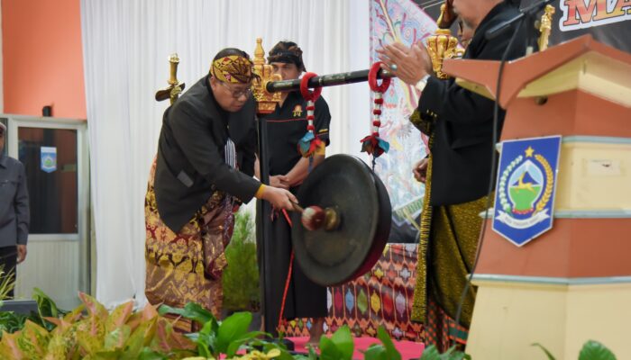 Pj. Gubernur NTB Buka Acara Sangkep Karye Majelis Adat Sasak