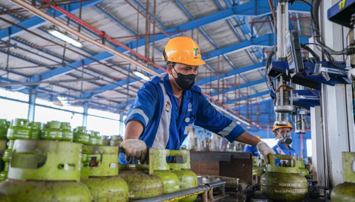 Subsidi Tepat Sasaran: Pertamina Patra Niaga Jatimbalinus Luncurkan Logbook Digital untuk LPG 3 Kg