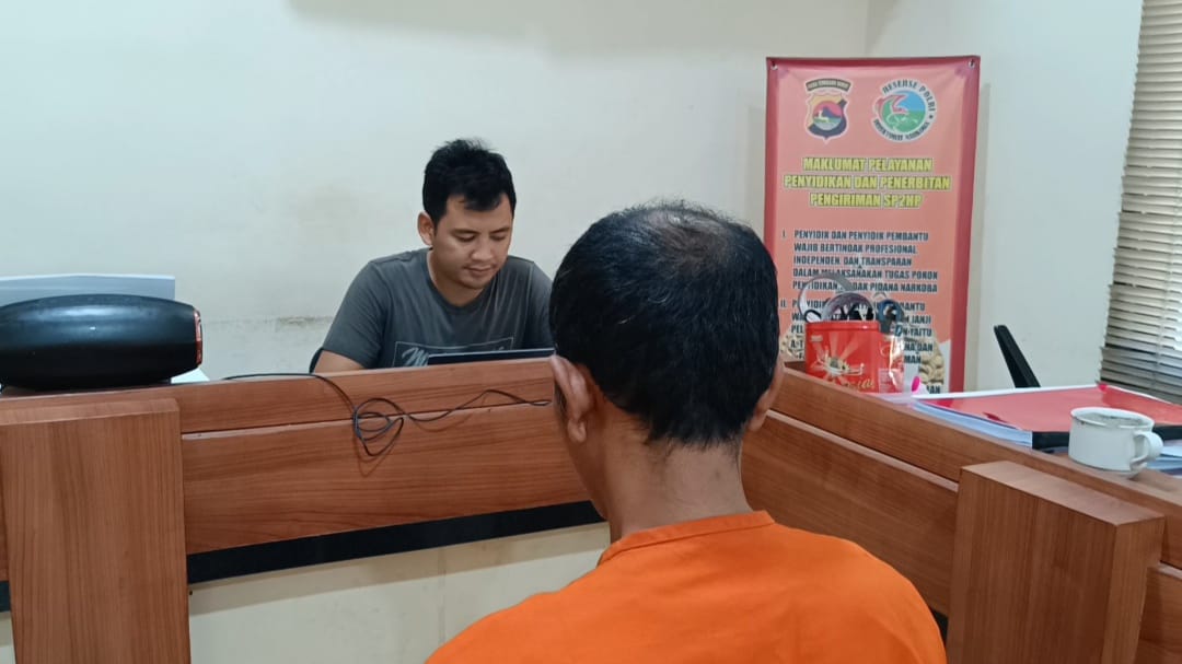 Pelaku Jaringan Ganja Online