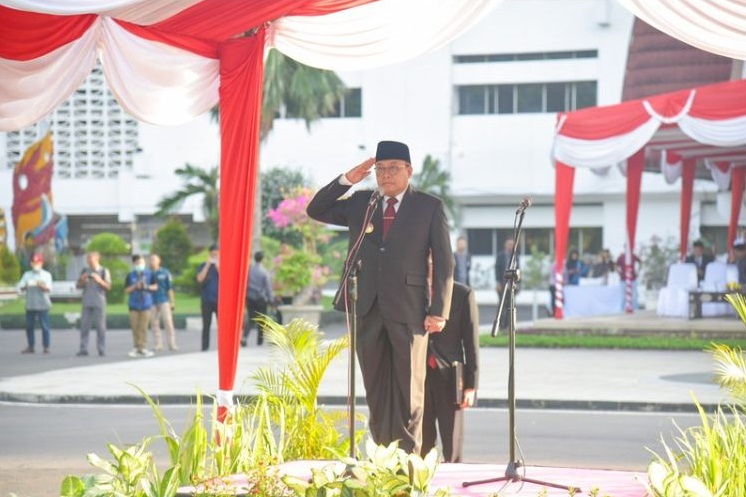 Penjabat (Pj) Gubernur NTB, Drs. H. Lalu Gita Ariadi (Miq Gite), memimpin upacara peringatan Hari Lahir Pancasila yang berlangsung di Lapangan Bumi Gora Kantor Gubernur NTB.