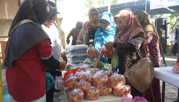 NTB Gelar Pasar Murah Ke-12: Upaya Jitu Pemerintah Hadapi Inflasi dan Bantu Masyarakat