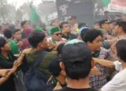 Unjuk Rasa HMI Mataram Berakhir Ricuh, 4 Personil Pengamanan Terluka