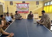 Sosialisasi Digitalisasi Desa, Polsek Lembar Tekan Hoaks