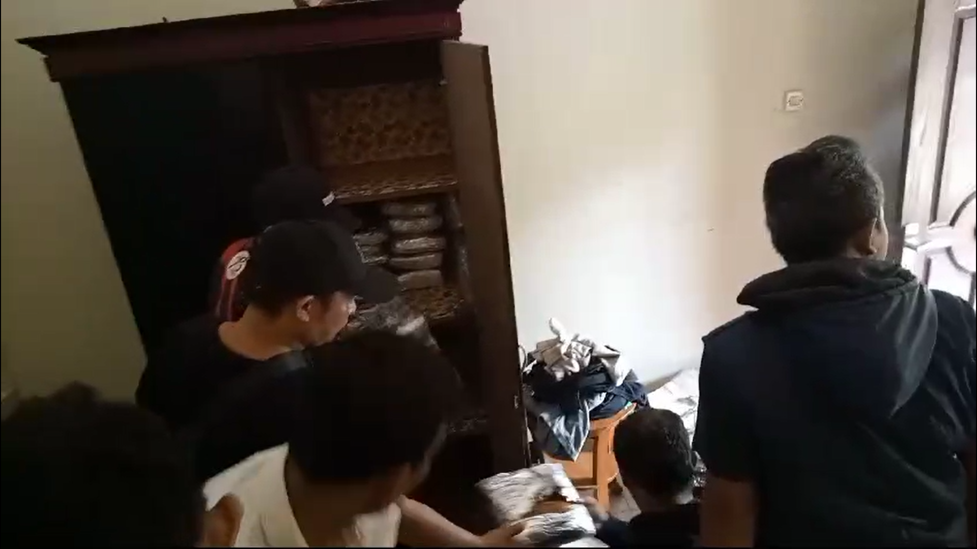 Jaringan Pengedar Ganja 20 Kg Asal Bandung Dibekuk Polisi