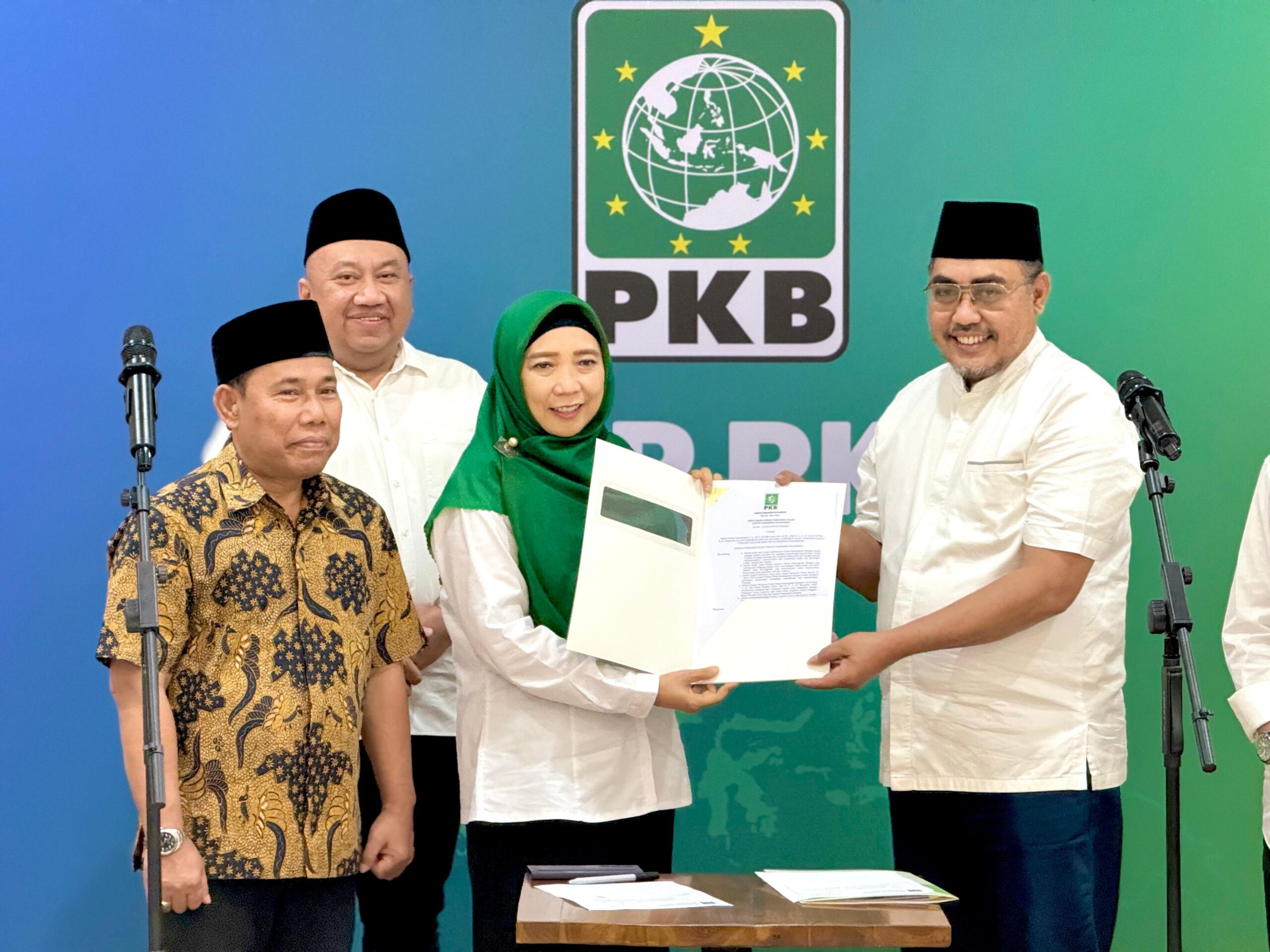 Sitti Rohmi Djalillah dan HW MusaFirin Resmi Terima SK PKB