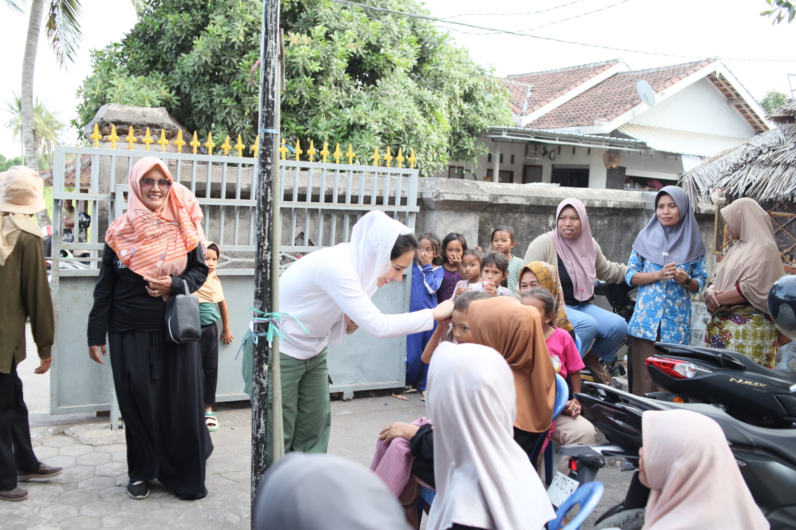 HBK Peduli dan Kesira Beri Pengobatan dan Sunatan Massal Gratis di Lombok Timur