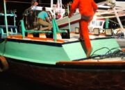 Kapal Bocor dan Tenggelam, Tim SAR Selamatkan Awak Rizal Indah 2