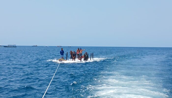 Evakuasi Dramatis Kapal Tenggelam Ocean 5 di Perairan Gili Trawangan