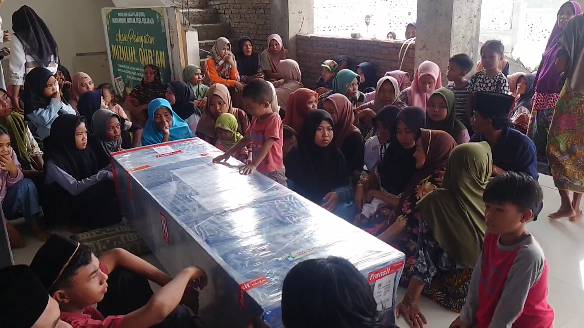  Tangis Haru Sambut Jenazah Suandi, Korban Kecelakaan di Malaysia