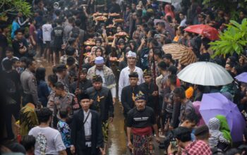 Tradisi Perang Topat dan Pujawali: Simbol Harmoni di Pulau Lombok