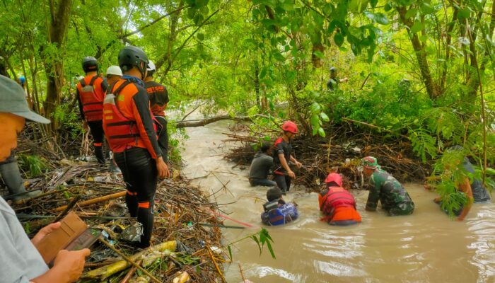 Bocah 7 Tahun Hanyut di Parit Semogen