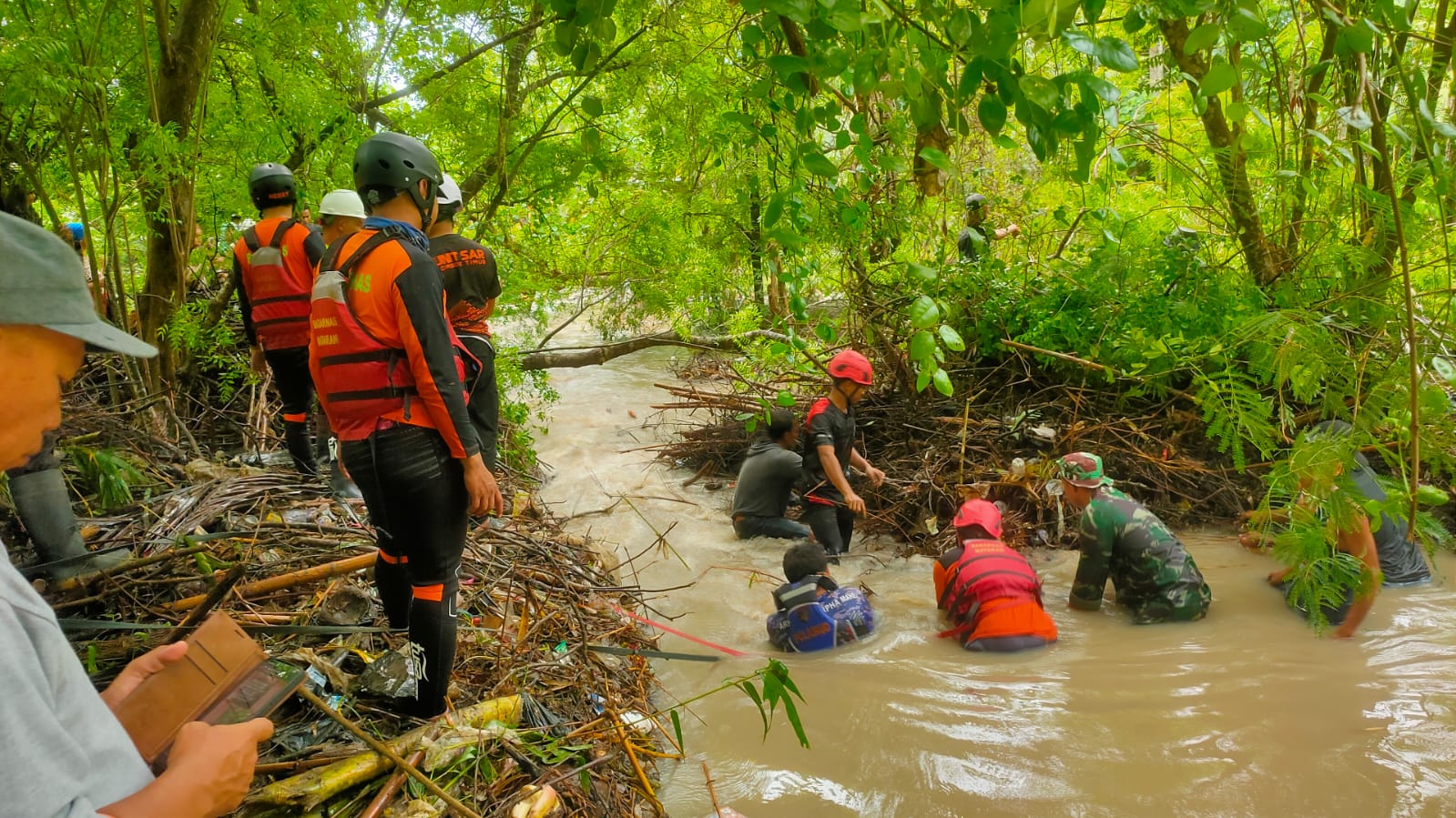 Bocah 7 Tahun Hanyut di Parit Semogen