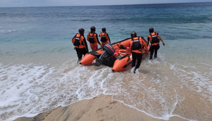 Warga Mataram Diduga Hilang Terseret Ombak di Pantai Mangsit