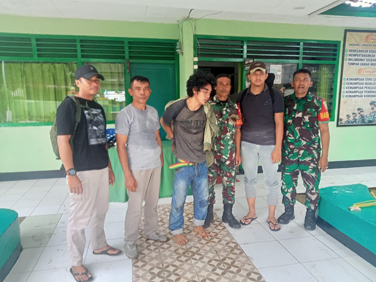 Babinsa Sangiang Amankan Tahanan Kabur Berkat Laporan Warga