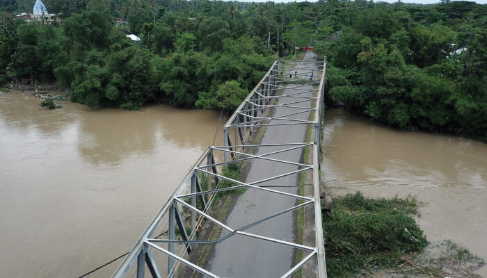  Jembatan Penghubung Dua kecamatan di Lombok Nyaris Ambruk Akibat Cuaca Ekstrem