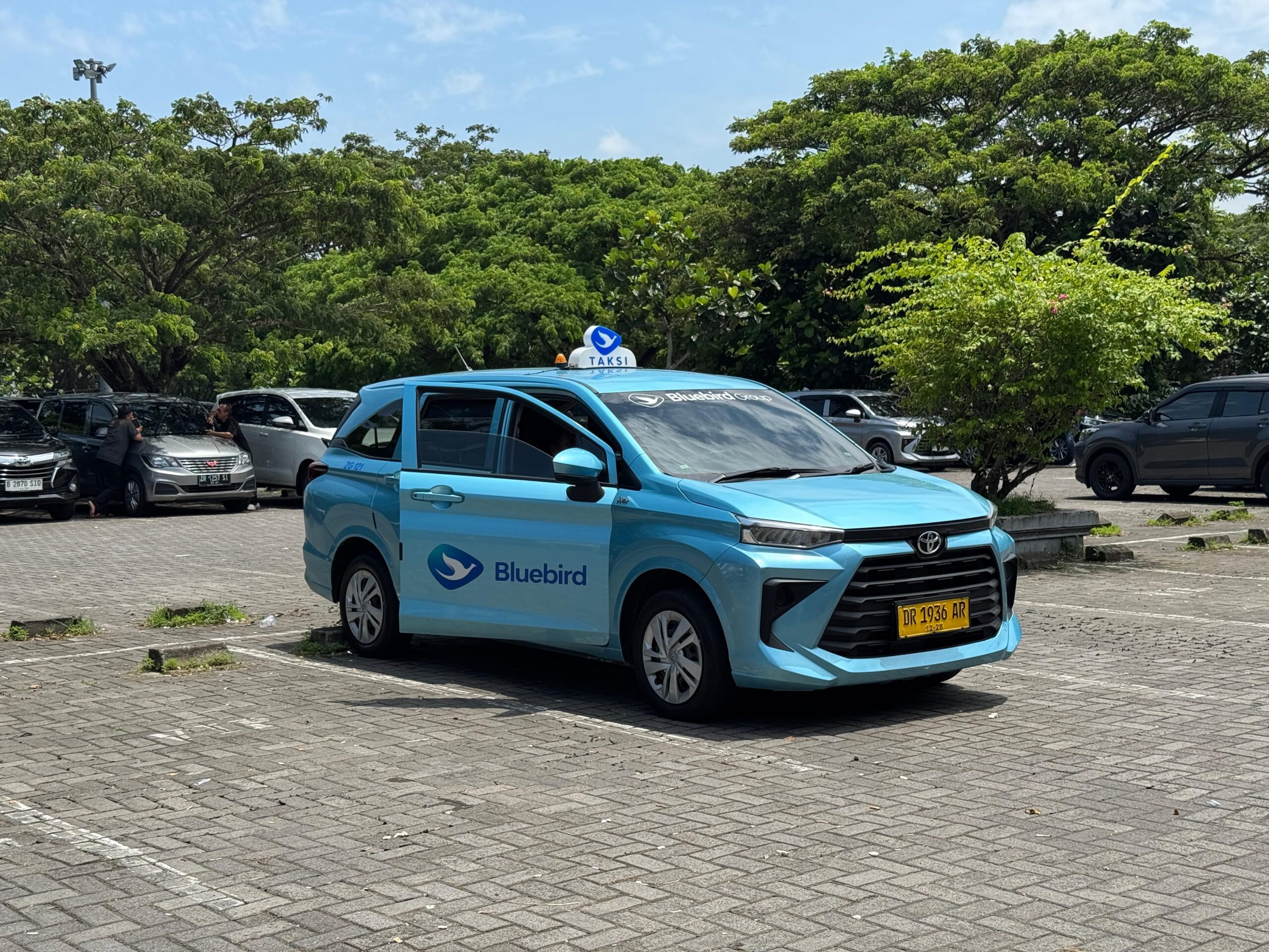 Bluebird Resmi Beroperasi di Bandara Lombok, Transportasi Makin Mudah!