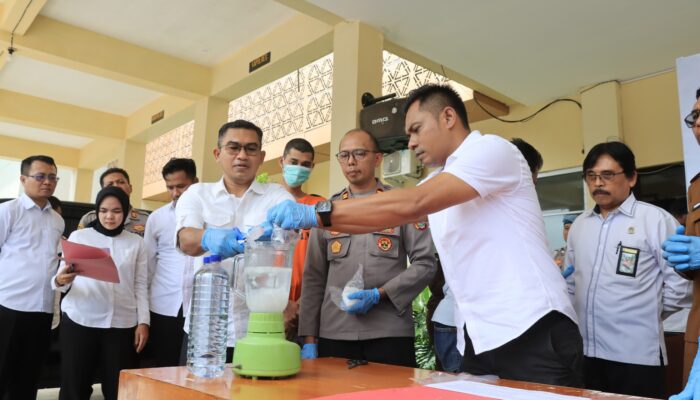 Polres Lombok Tengah Musnahkan Hampir 1 Kg Sabu Jaringan Antarprovinsi