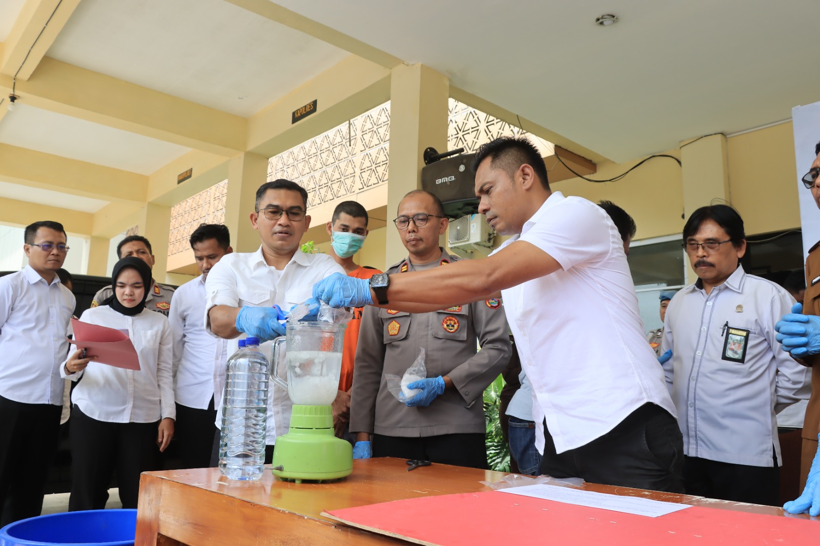 Polres Lombok Tengah Musnahkan Hampir 1 Kg Sabu Jaringan Antarprovinsi