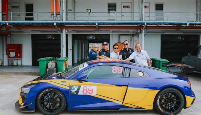 Audi R8 GT4 Absolute Racing Tiba di Mandalika, Persiapan GT World Challenge Asia 2025 Dimulai