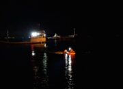 Evakuasi Kapal KM. Hidup Makmur yang Alami Kerusakan Mesin di Perairan Ampenan