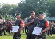 Dua Babinsa Terbaik Dapat Hadiah Umroh di HUT ke-64 Korem 162/WB