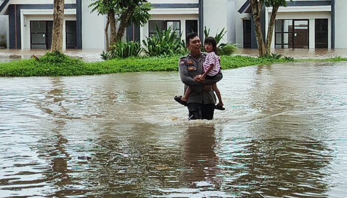 Cuaca Ekstrem, Sejumlah Desa di Labuapi Lombok Barat Terendam Banjir