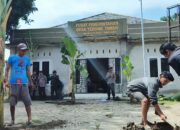 Tak Kuat Menahan Janji, Ahli Waris Tanam Pisang di Halaman Kantor Desa