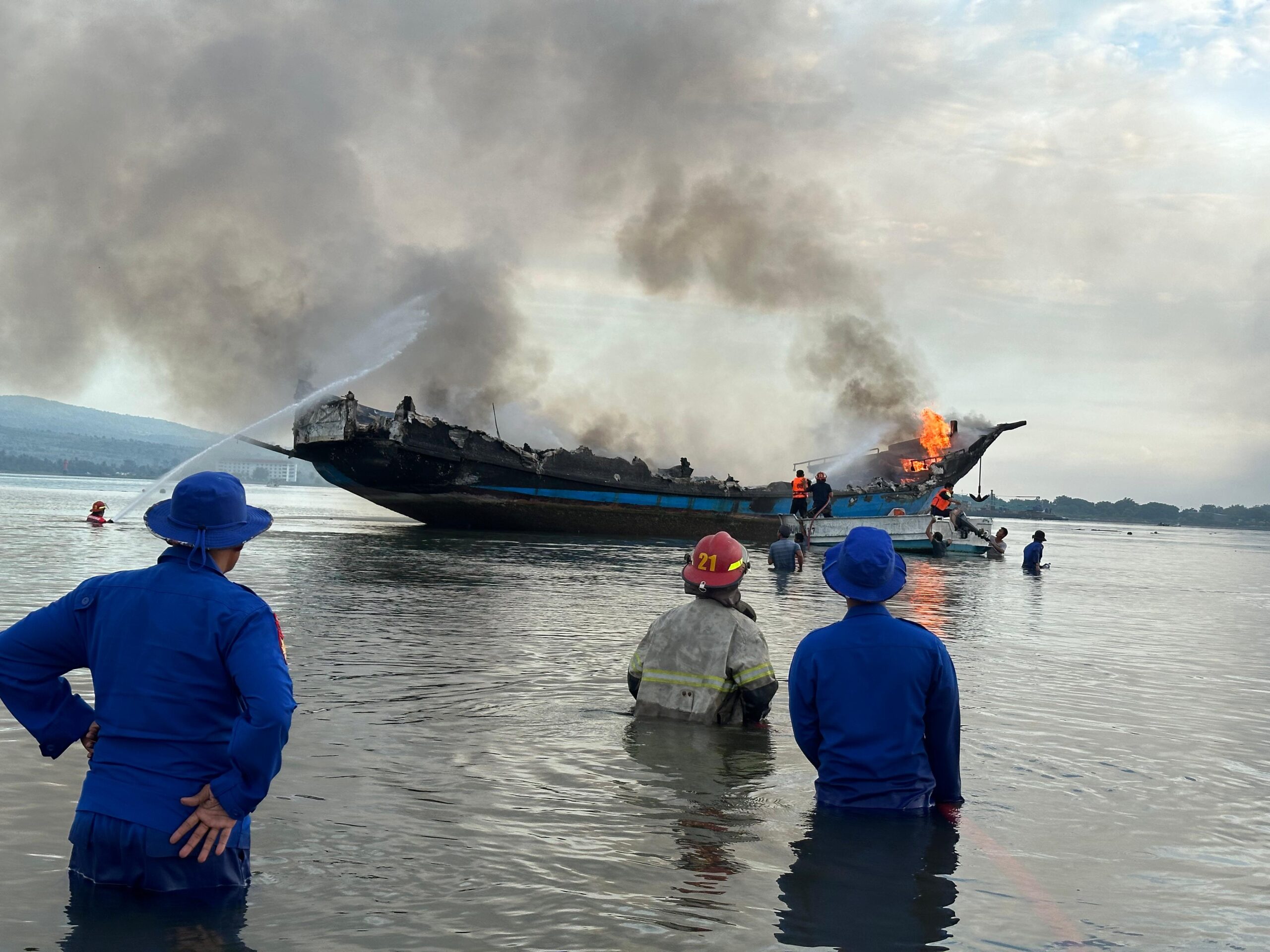 Tiga Kapal Terbakar di Lombok Timur, Kerugian Capai Rp5 Miliar