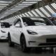 Tesla Terjungkal di China: BYD Melaju, Xiaomi Mengintai