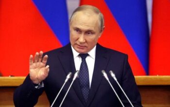 Putin Ultimatum Ukraina: Menyerah atau Dihancurkan?