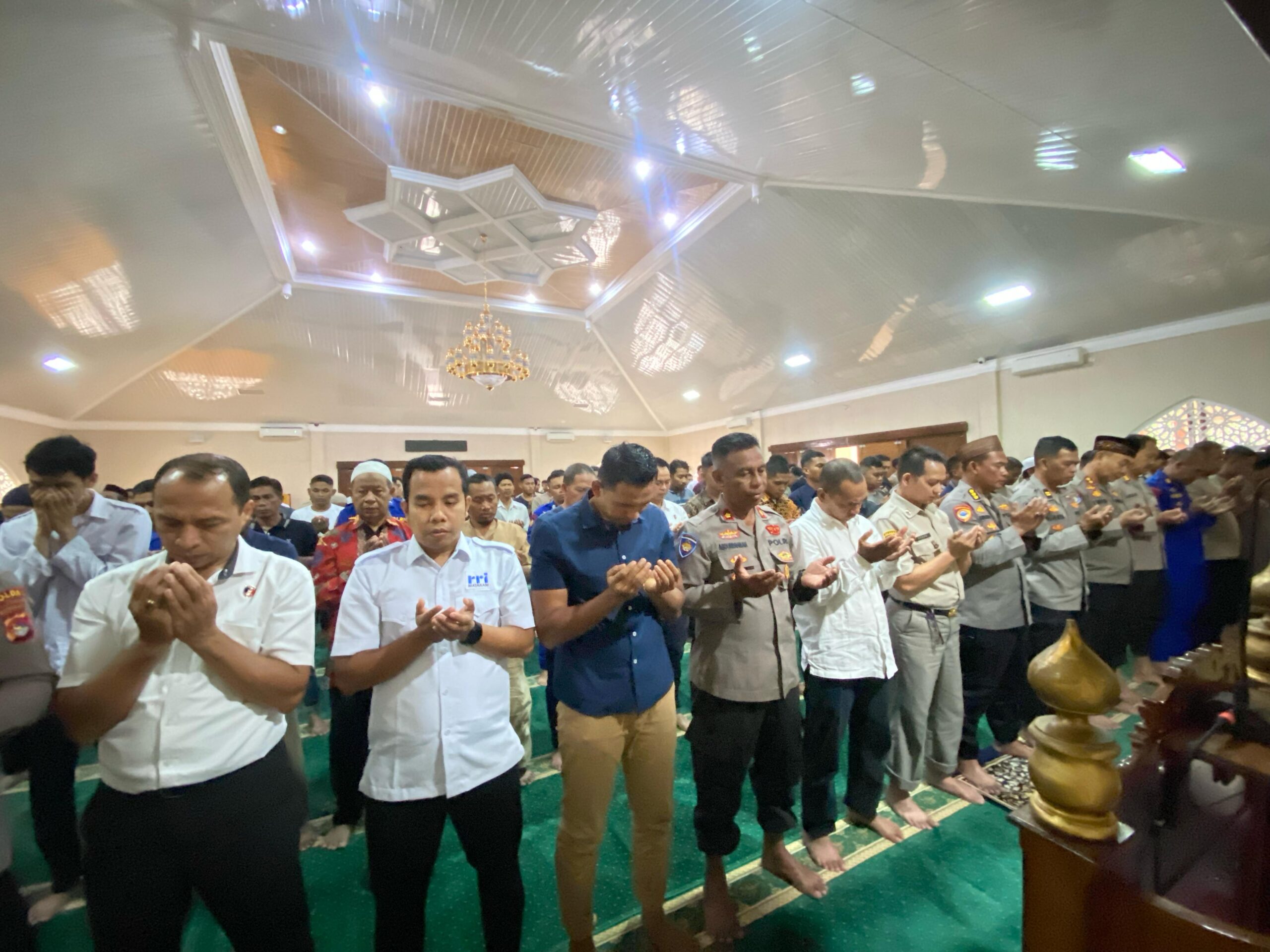 Kenang Jasa Rekan Sejawat, Polda NTB Lakukan Salat Gaib dan Doa Bersama
