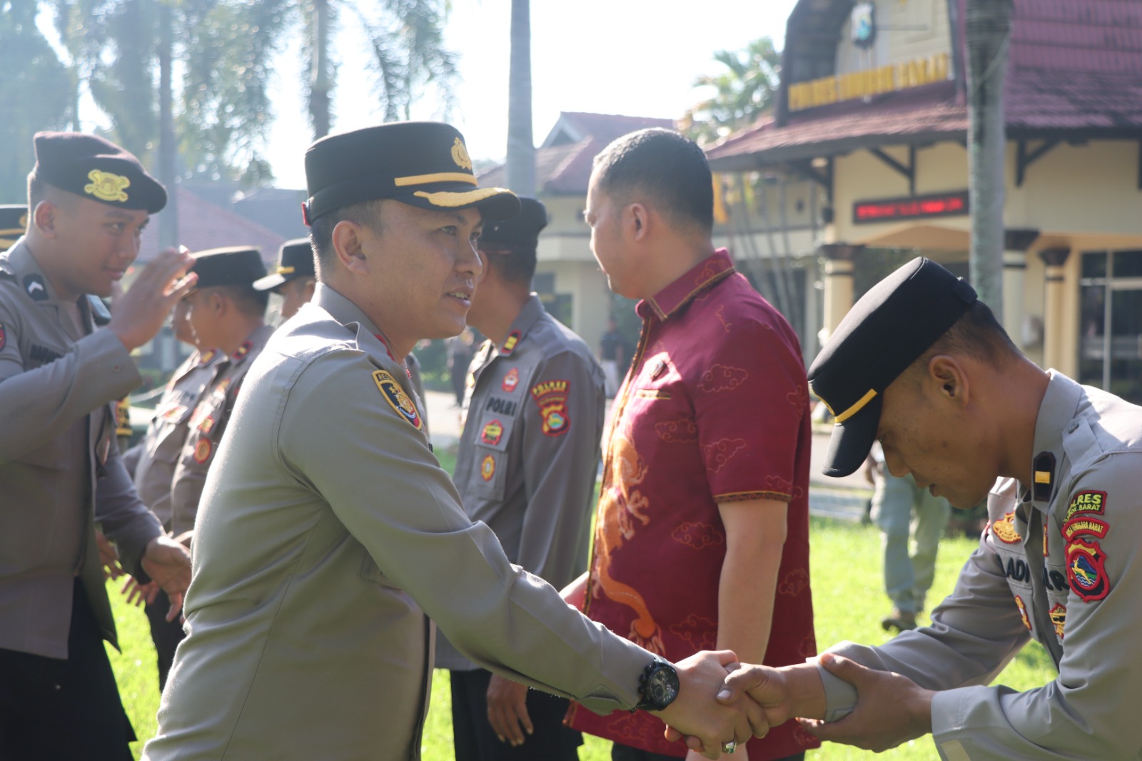 Polres Lombok Barat Gelar Apel 'MANTAP' Usai Lebaran & Nyepi