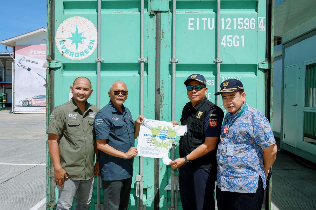 Lampu Hijau GTWCA 2025! Kontainer Tim Balap Tiba di Mandalika