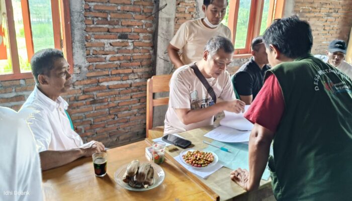 Dukcapil Jemput Bola, Warga Belongas Antusias Urus KTP