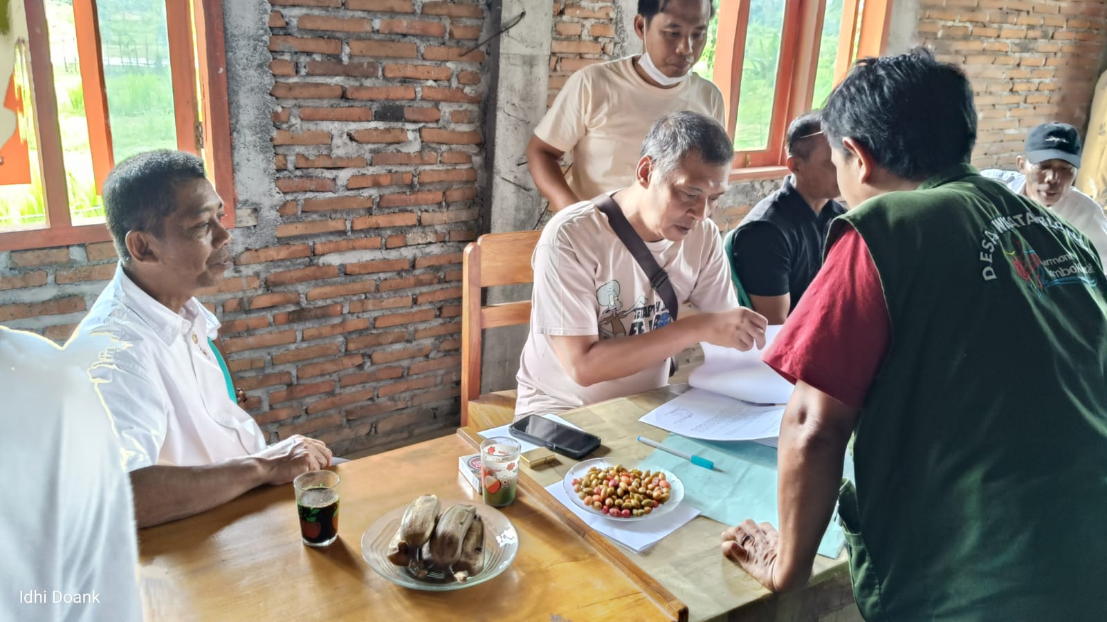 Dukcapil Jemput Bola, Warga Belongas Antusias Urus KTP