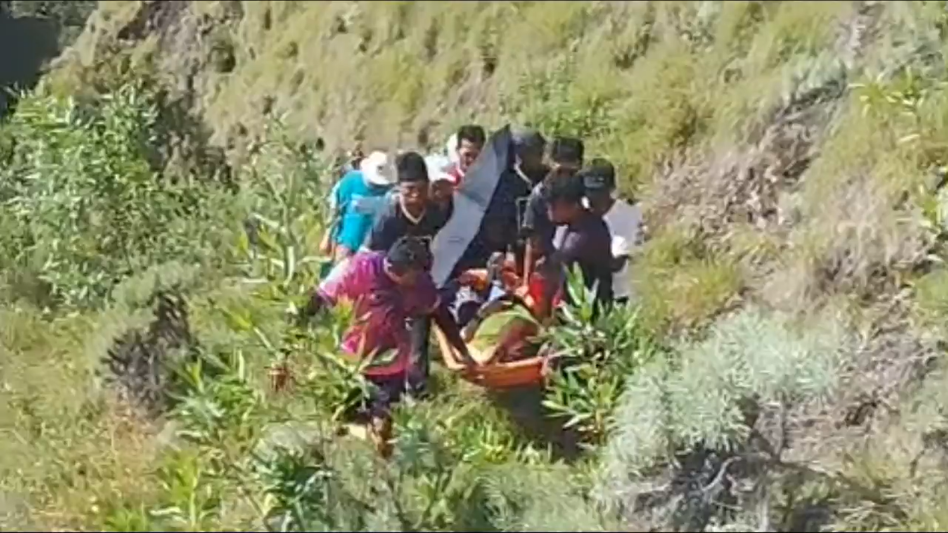 Pendaki Malaysia Terjatuh di Rinjani, Diduga Patah Kaki Saat Menuju Danau Segara Anak